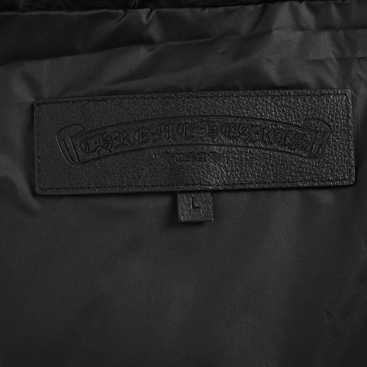 Chrome Hearts/克罗心 银扣暗纹提花羽绒马甲