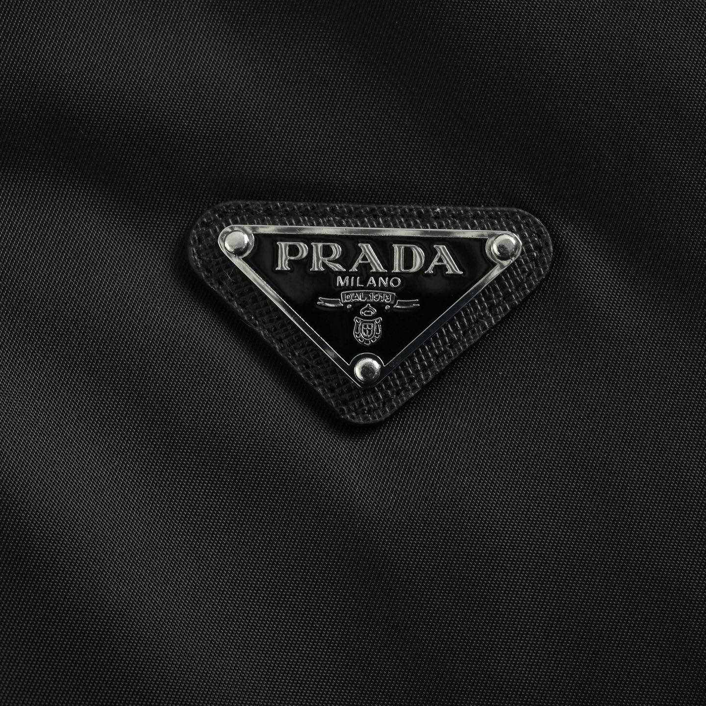 Prada/普拉达 23Fw 再生尼龙羽绒服夹克