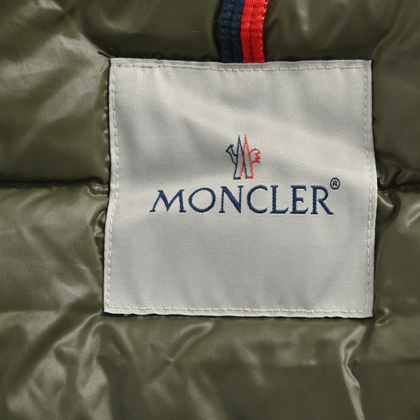 Moncler/蒙口 小标纯色立领羽绒服-莆田鞋,莆田鞋货源,高仿鞋,高仿鞋货源,安福档口,莆田高仿鞋,莆田鞋批发,高仿鞋批发,莆田高仿运动鞋,高仿运动鞋,莆田运动鞋 Moncler/蒙口 小标纯色立领羽绒服