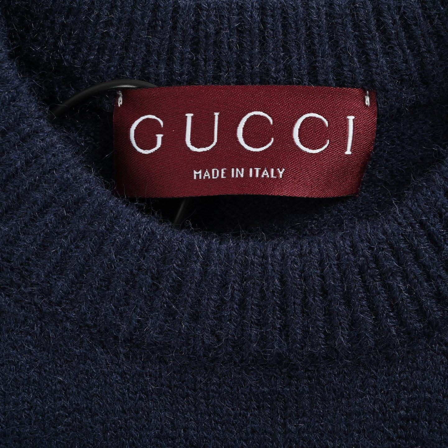 Gucci/古驰 消散字母提花圆领毛衣-莆田鞋,莆田鞋货源,高仿鞋,高仿鞋货源,安福档口,莆田高仿鞋,莆田鞋批发,高仿鞋批发,莆田高仿运动鞋,高仿运动鞋,莆田运动鞋 Gucci/古驰 消散字母提花圆领毛衣