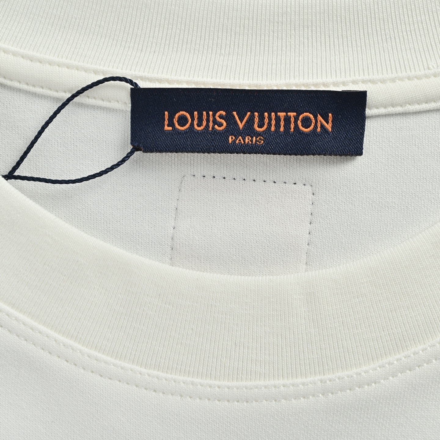 Louis Vuitton/路易威登 25Fw 花卉刺绣长袖T恤 定织定染 水洗柔滑长绒棉 黑色 白色