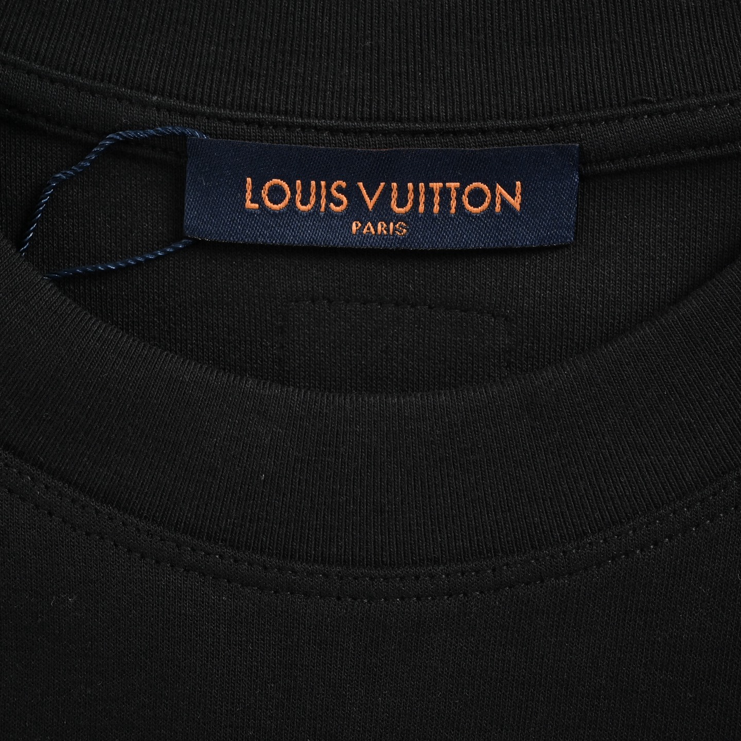 Louis Vuitton/路易威登 25Fw 花卉刺绣长袖T恤-莆田鞋,莆田鞋货源,高仿鞋,高仿鞋货源,安福档口,莆田高仿鞋,莆田鞋批发,高仿鞋批发,莆田高仿运动鞋,高仿运动鞋,莆田运动鞋 Louis Vuitton/路易威登 25Fw 花卉刺绣长袖T恤