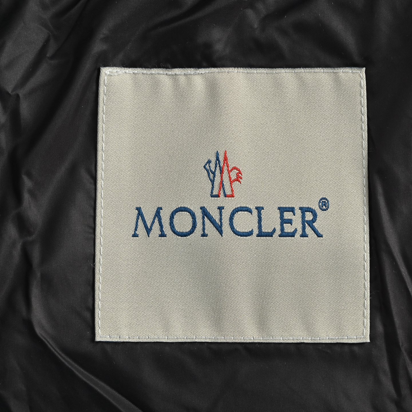 Moncler/蒙口 经典大标羽绒服 蒙口 24Fw 采用80绒羽绒