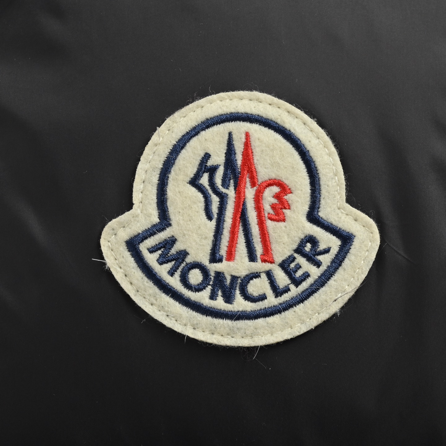 Moncler/蒙口 经典大标羽绒服 蒙口 24Fw 采用80绒羽绒
