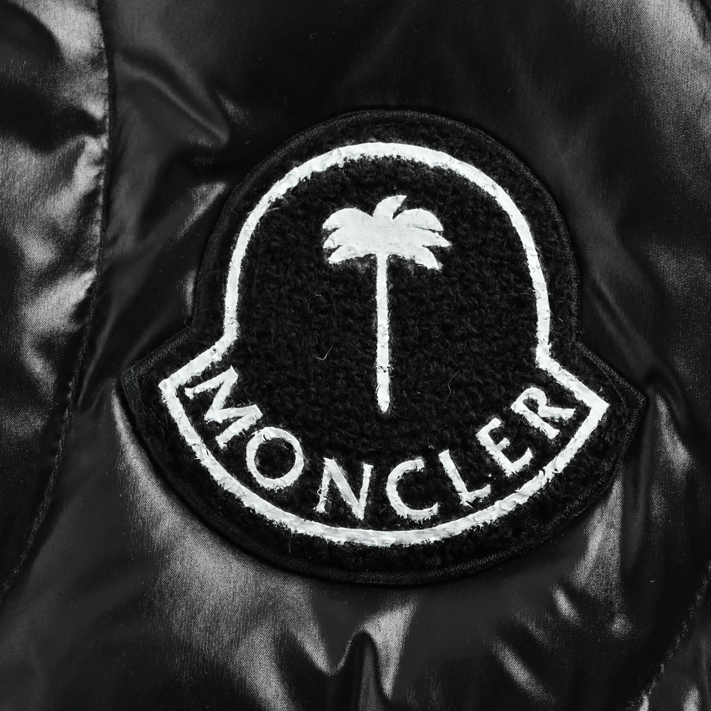 Moncler & Palm Angels 联名款Haunani系列羽绒服-莆田鞋,莆田鞋货源,高仿鞋,高仿鞋货源,安福档口,莆田高仿鞋,莆田鞋批发,高仿鞋批发,莆田高仿运动鞋,高仿运动鞋,莆田运动鞋 Moncler & Palm Angels 联名款Haunani系列羽绒服