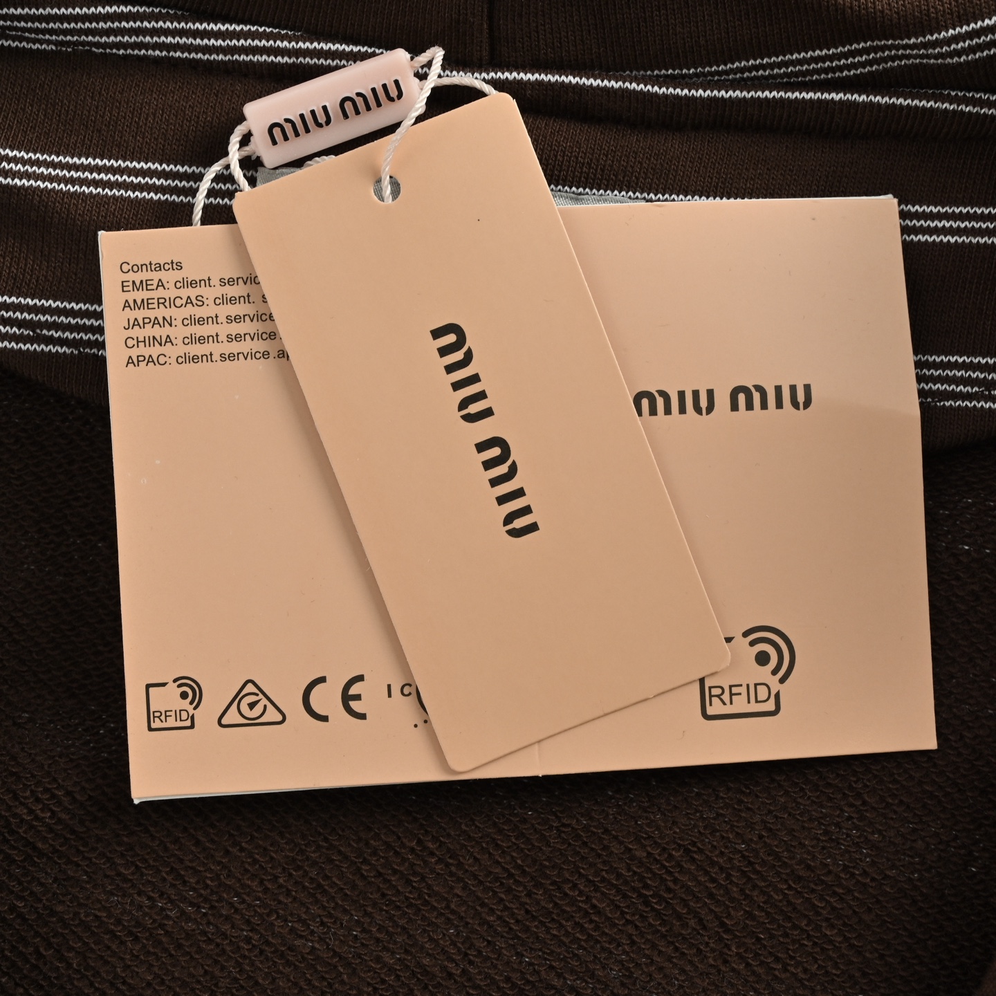 Miu Miu/缪缪 条纹logo刺绣拉链连帽外套-莆田鞋,莆田鞋货源,高仿鞋,高仿鞋货源,安福档口,莆田高仿鞋,莆田鞋批发,高仿鞋批发,莆田高仿运动鞋,高仿运动鞋,莆田运动鞋 Miu Miu/缪缪 条纹logo刺绣拉链连帽外套
