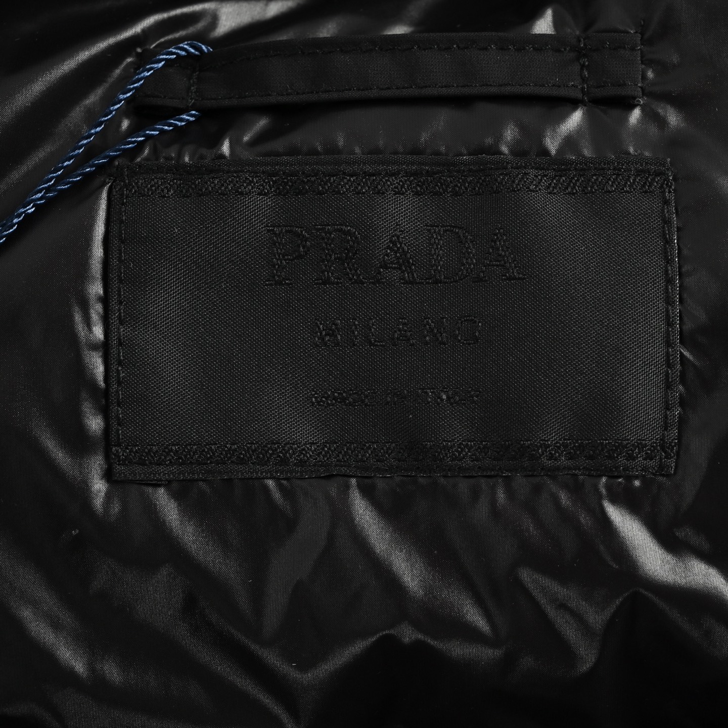 Prada/普拉达 25Fw 口袋三角标灯芯绒领羽绒服-莆田鞋,莆田鞋货源,高仿鞋,高仿鞋货源,安福档口,莆田高仿鞋,莆田鞋批发,高仿鞋批发,莆田高仿运动鞋,高仿运动鞋,莆田运动鞋 Prada/普拉达 25Fw 口袋三角标灯芯绒领羽绒服