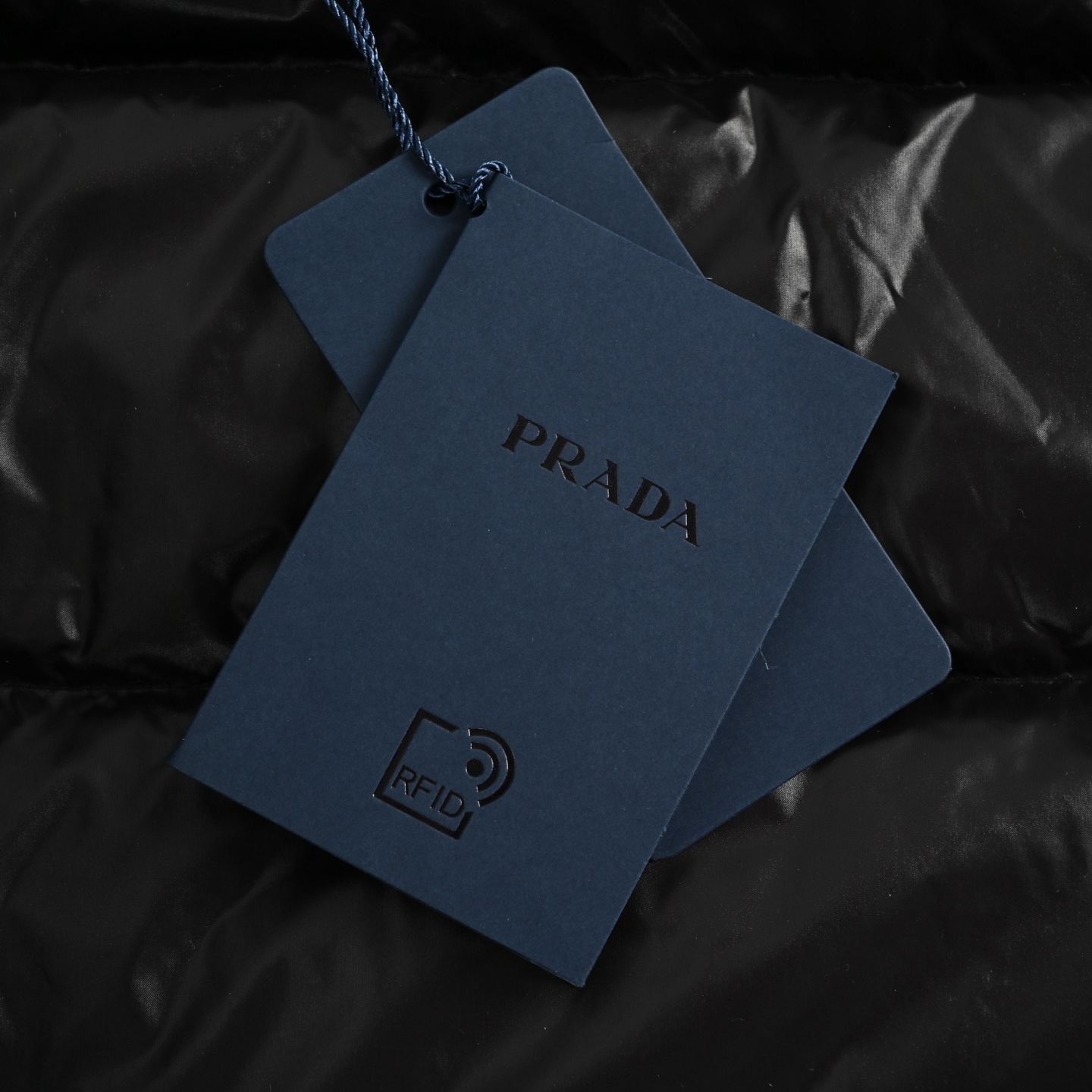 Prada/普拉达 25Fw 口袋三角标灯芯绒领羽绒服-莆田鞋,莆田鞋货源,高仿鞋,高仿鞋货源,安福档口,莆田高仿鞋,莆田鞋批发,高仿鞋批发,莆田高仿运动鞋,高仿运动鞋,莆田运动鞋 Prada/普拉达 25Fw 口袋三角标灯芯绒领羽绒服
