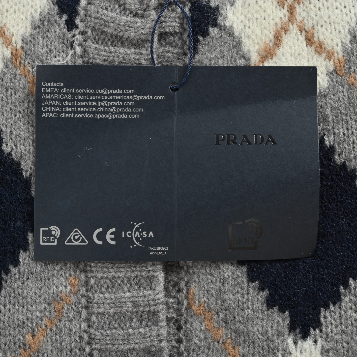 Prada/普拉达 菱格针织毛衣开衫 定织奢柔菱格羊绒针织料-莆田鞋,莆田鞋货源,高仿鞋,高仿鞋货源,安福档口,莆田高仿鞋,莆田鞋批发,高仿鞋批发,莆田高仿运动鞋,高仿运动鞋,莆田运动鞋 Prada/普拉达 菱格针织毛衣开衫 定织奢柔菱格羊绒针织料
