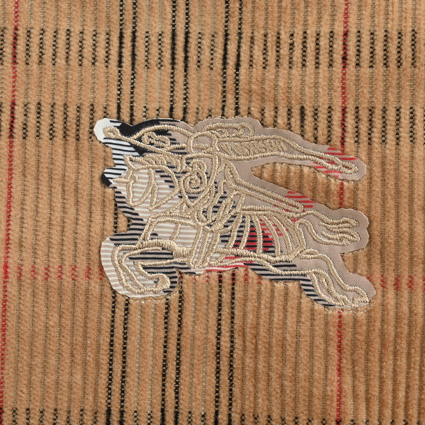 Burberry/巴宝莉 灯芯绒战马刺绣格子夹克外套-莆田鞋,莆田鞋货源,高仿鞋,高仿鞋货源,安福档口,莆田高仿鞋,莆田鞋批发,高仿鞋批发,莆田高仿运动鞋,高仿运动鞋,莆田运动鞋 Burberry/巴宝莉 灯芯绒战马刺绣格子夹克外套