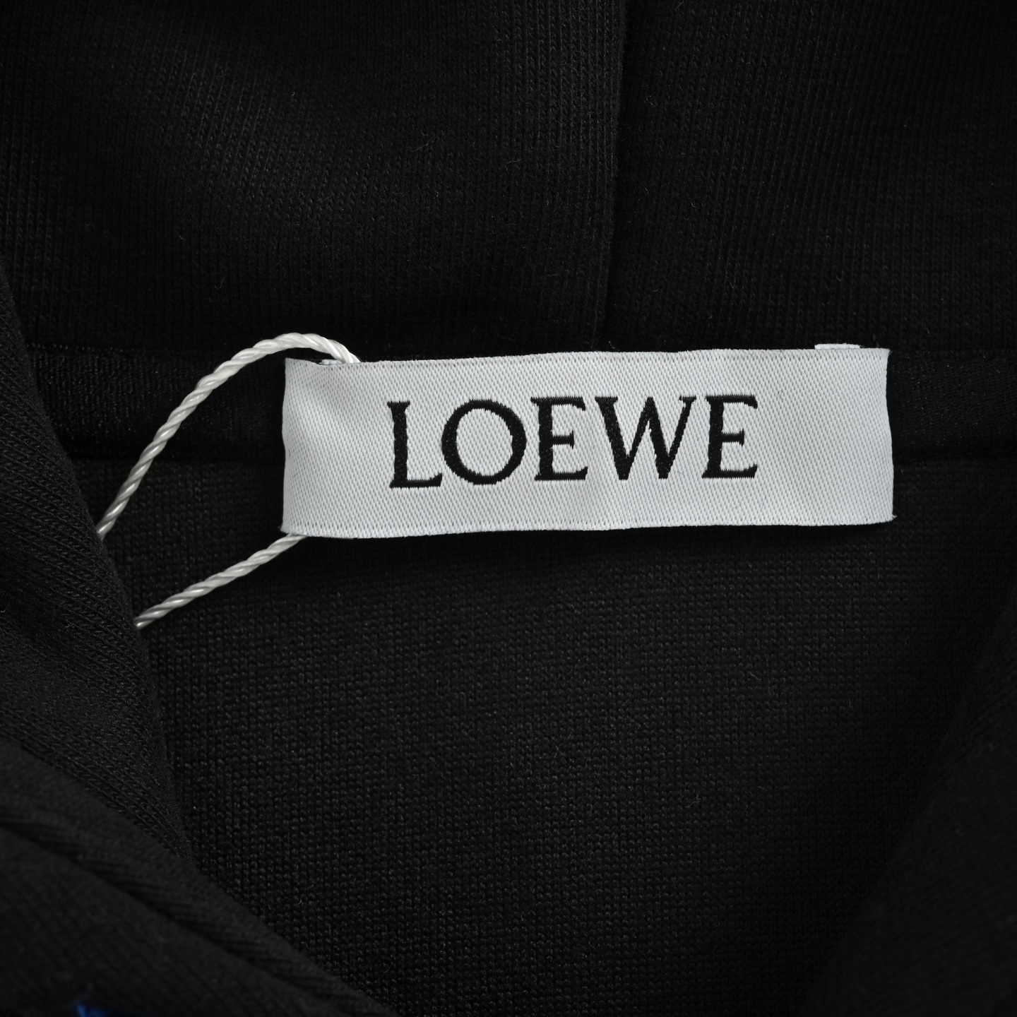 Loewe/罗意威 25Fw 昂跑联名口袋徽标连帽卫衣 罗意威昂跑联名款-莆田鞋,莆田鞋货源,高仿鞋,高仿鞋货源,安福档口,莆田高仿鞋,莆田鞋批发,高仿鞋批发,莆田高仿运动鞋,高仿运动鞋,莆田运动鞋 Loewe/罗意威 25Fw 昂跑联名口袋徽标连帽卫衣 罗意威昂跑联名款