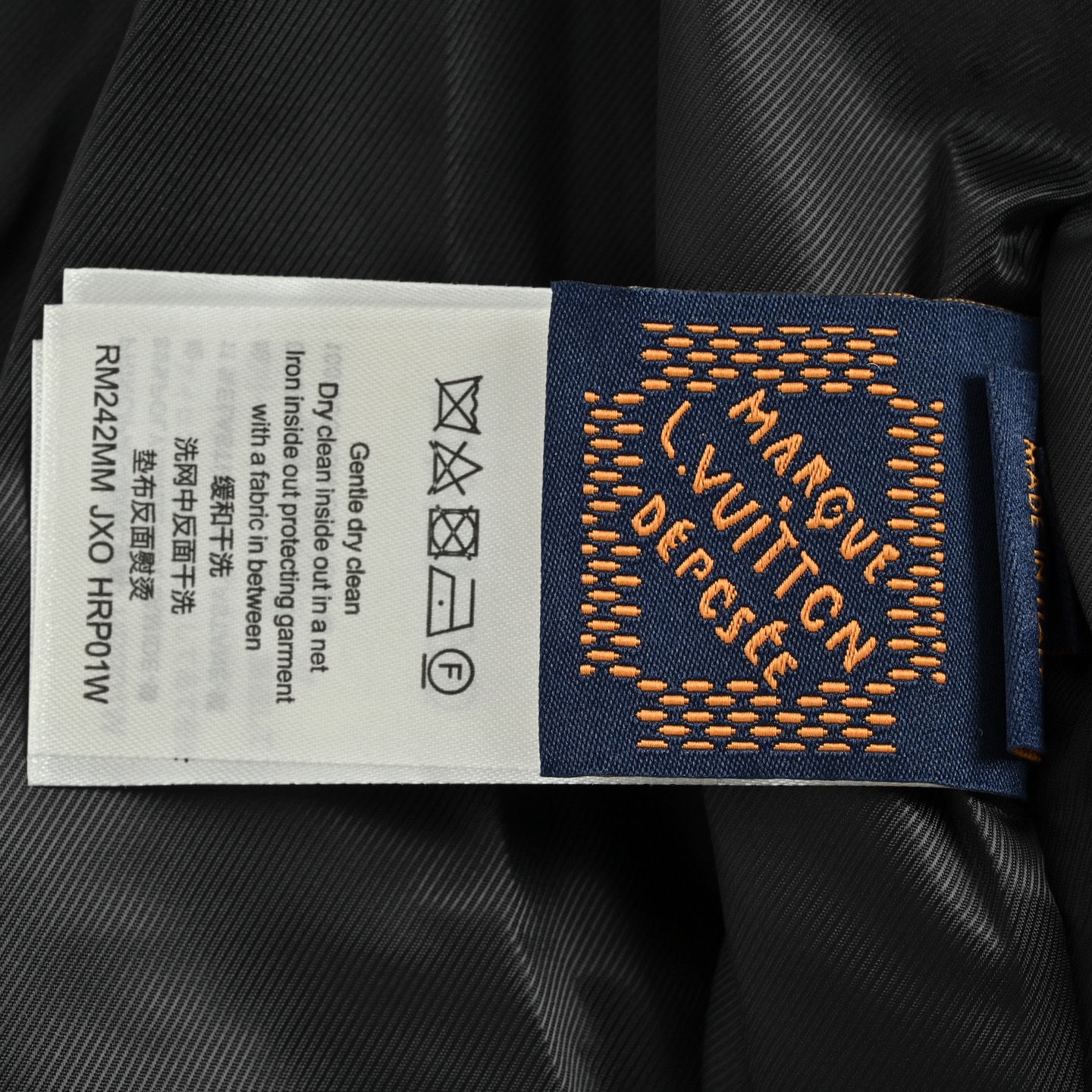 LouisVuitton/路易威登 24Fw 烫钻刺绣锦纶棉服棒球夹克-莆田鞋,莆田鞋货源,高仿鞋,高仿鞋货源,安福档口,莆田高仿鞋,莆田鞋批发,高仿鞋批发,莆田高仿运动鞋,高仿运动鞋,莆田运动鞋 LouisVuitton/路易威登 24Fw 烫钻刺绣锦纶棉服棒球夹克