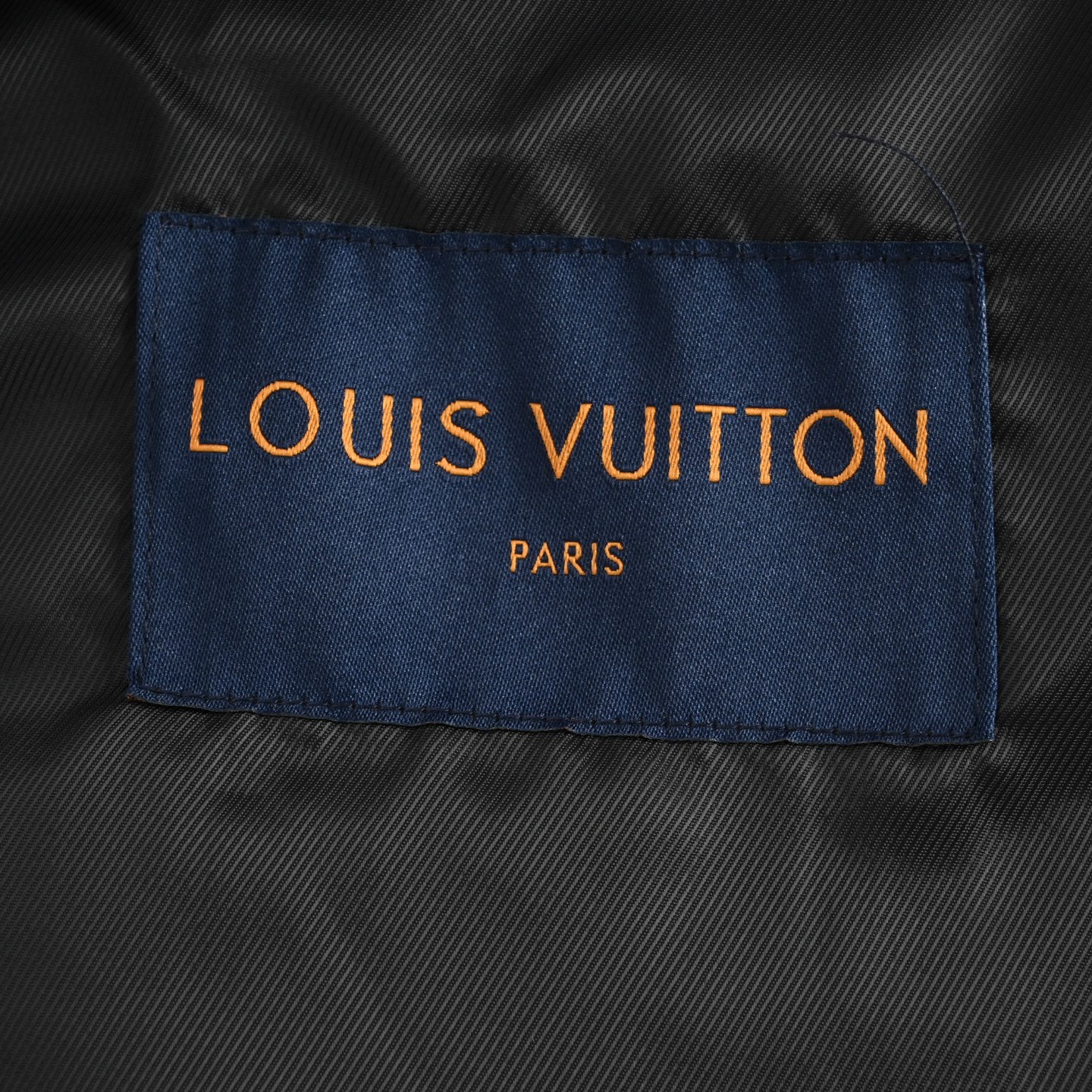 LouisVuitton/路易威登 24Fw 烫钻刺绣锦纶棉服棒球夹克-莆田鞋,莆田鞋货源,高仿鞋,高仿鞋货源,安福档口,莆田高仿鞋,莆田鞋批发,高仿鞋批发,莆田高仿运动鞋,高仿运动鞋,莆田运动鞋 LouisVuitton/路易威登 24Fw 烫钻刺绣锦纶棉服棒球夹克