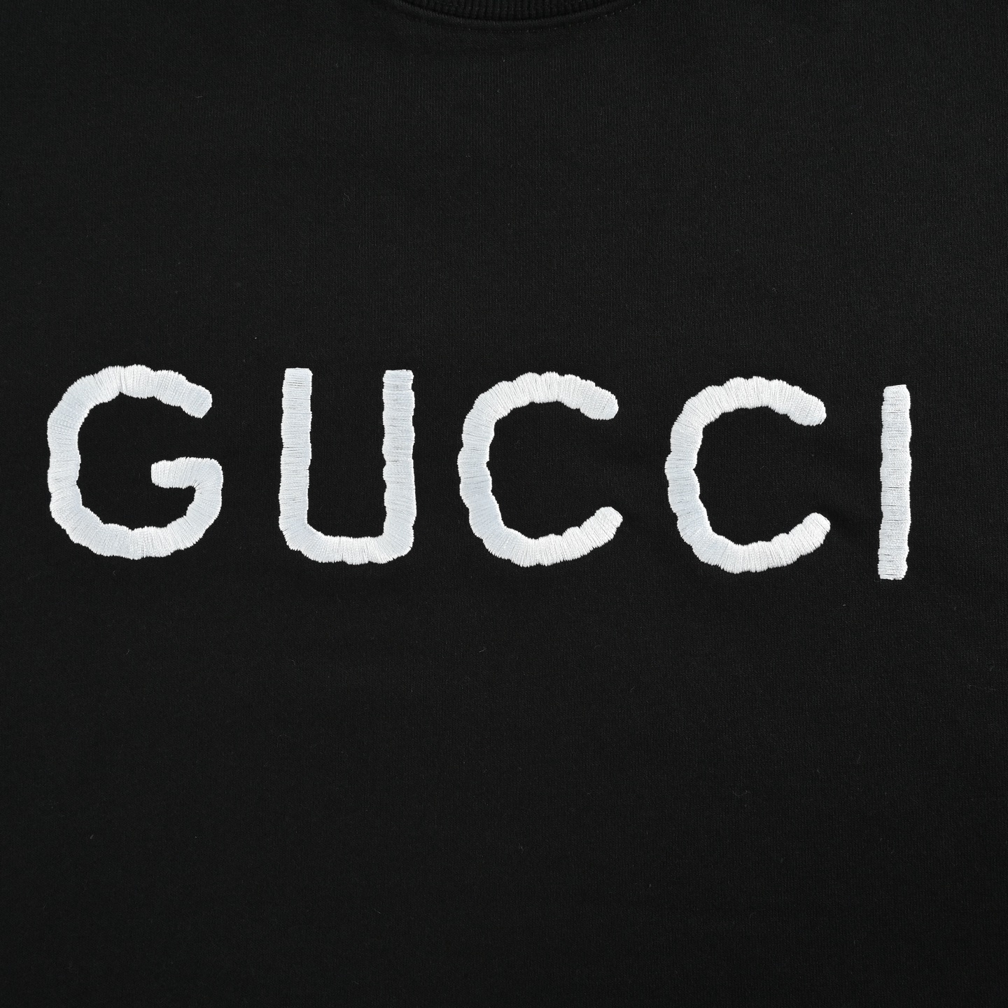 Gucci/古驰 字母logo刺绣圆领卫衣 25FW秋冬新款圆领卫衣-莆田鞋,莆田鞋货源,高仿鞋,高仿鞋货源,安福档口,莆田高仿鞋,莆田鞋批发,高仿鞋批发,莆田高仿运动鞋,高仿运动鞋,莆田运动鞋 Gucci/古驰 字母logo刺绣圆领卫衣 25FW秋冬新款圆领卫衣
