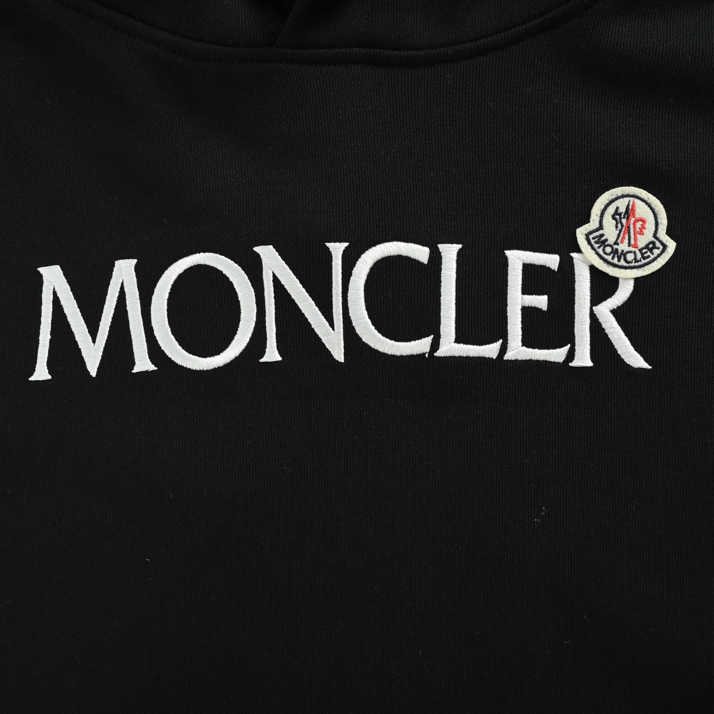 Moncler/蒙口 经典字母logo刺绣连帽卫衣-莆田鞋,莆田鞋货源,高仿鞋,高仿鞋货源,安福档口,莆田高仿鞋,莆田鞋批发,高仿鞋批发,莆田高仿运动鞋,高仿运动鞋,莆田运动鞋 Moncler/蒙口 经典字母logo刺绣连帽卫衣