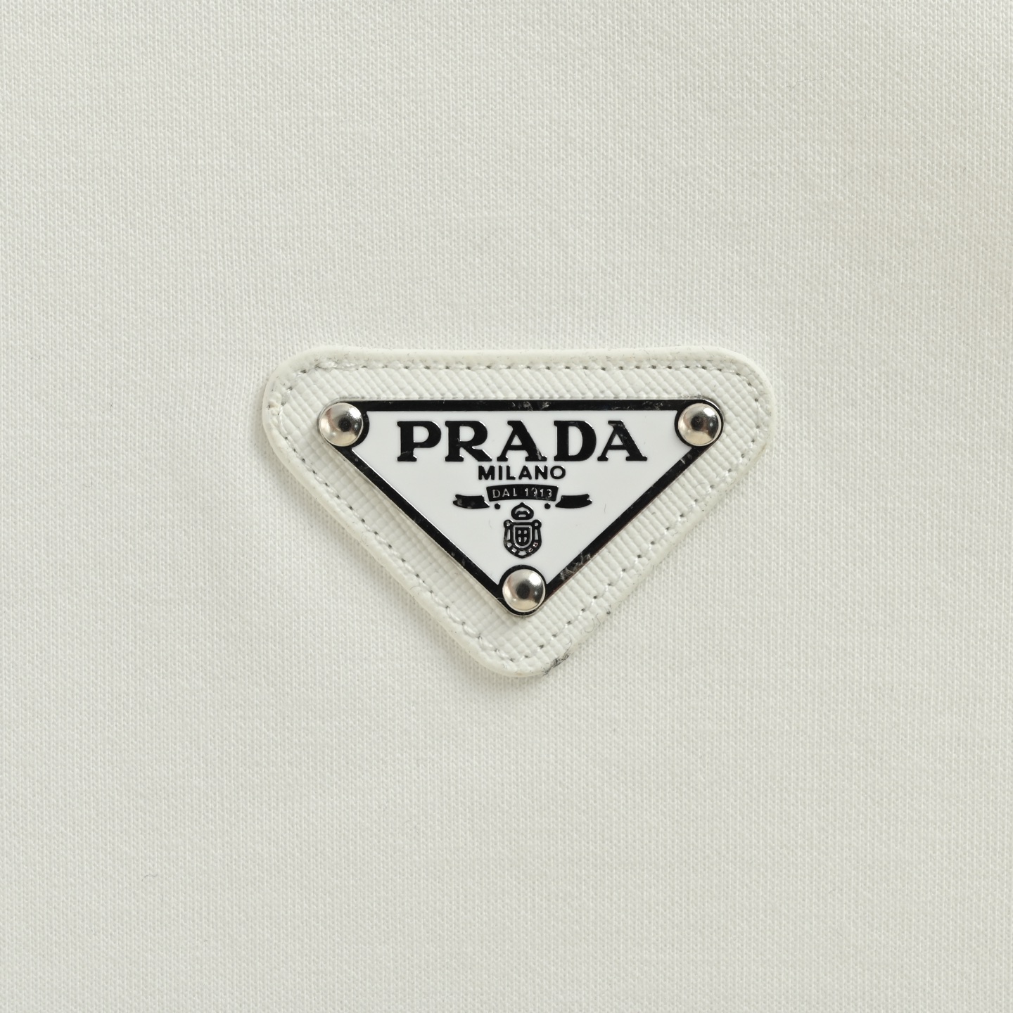 Prada/普拉达 三角标后背暗纹刺绣长袖T恤 黑色 白色
