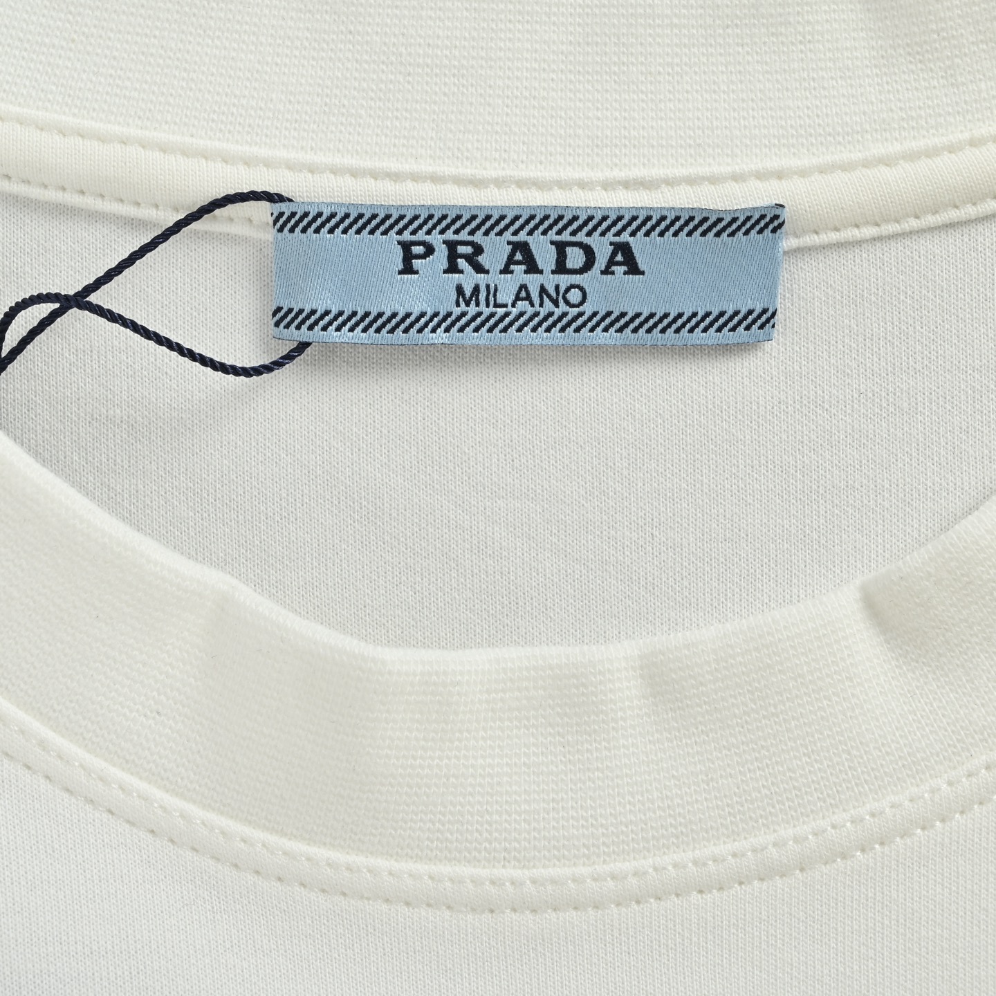 Prada/普拉达 三角标后背暗纹刺绣长袖T恤 黑色 白色