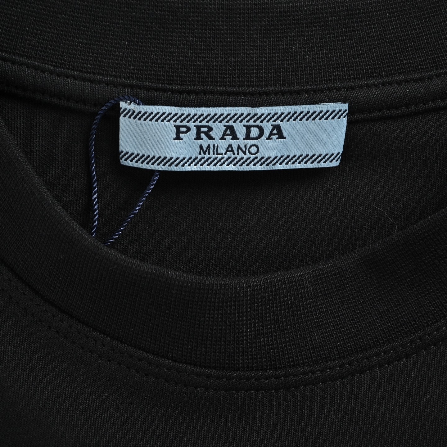 Prada/普拉达 三角标后背暗纹刺绣长袖T恤 黑色 白色