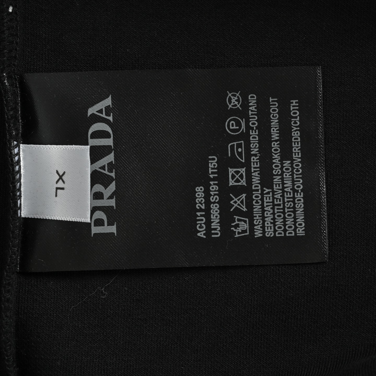 Prada/普拉达 三角标后背暗纹刺绣长袖T恤 黑色 白色