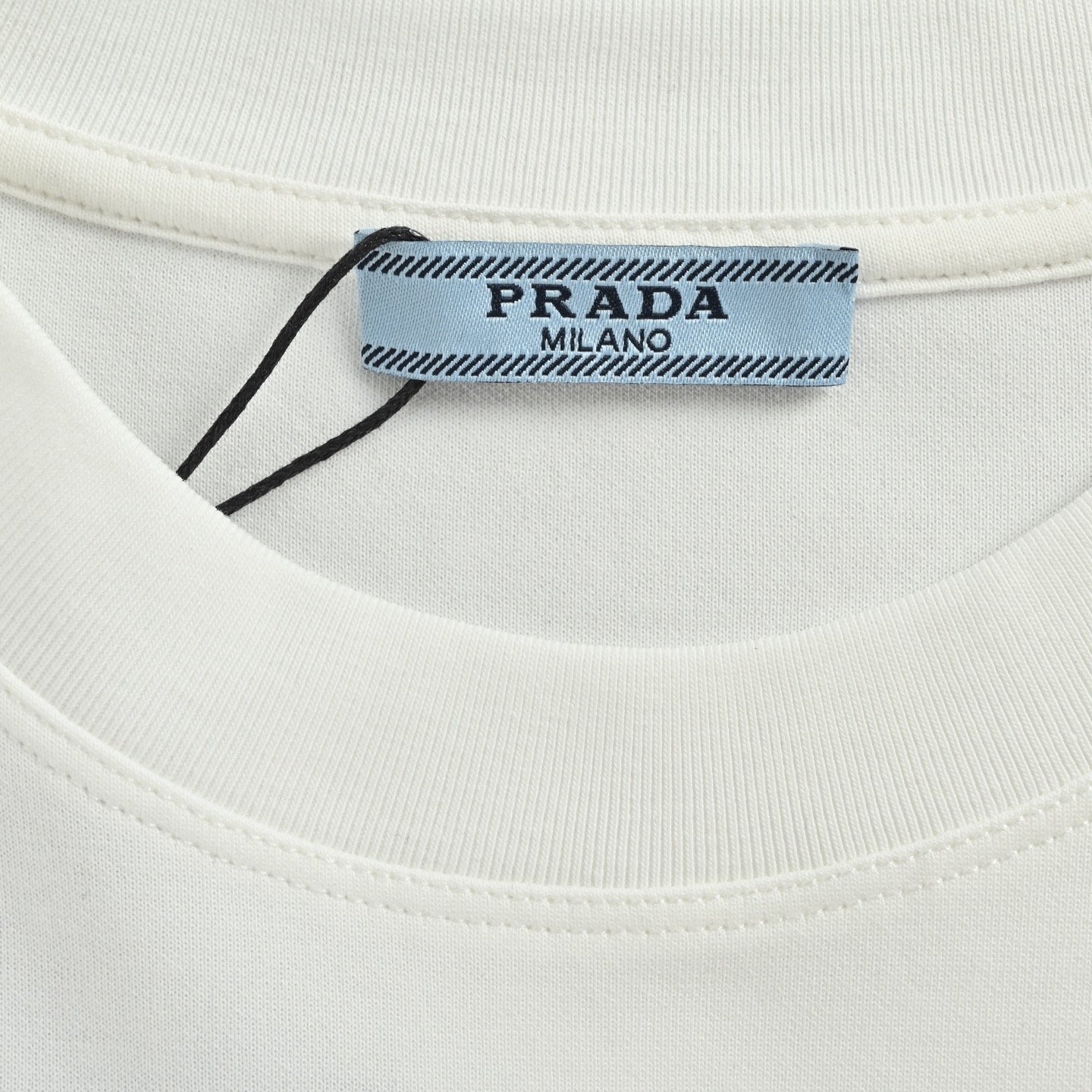 Prada/普拉达 胸口logo字母饰条刺绣长袖T恤 黑色 白色