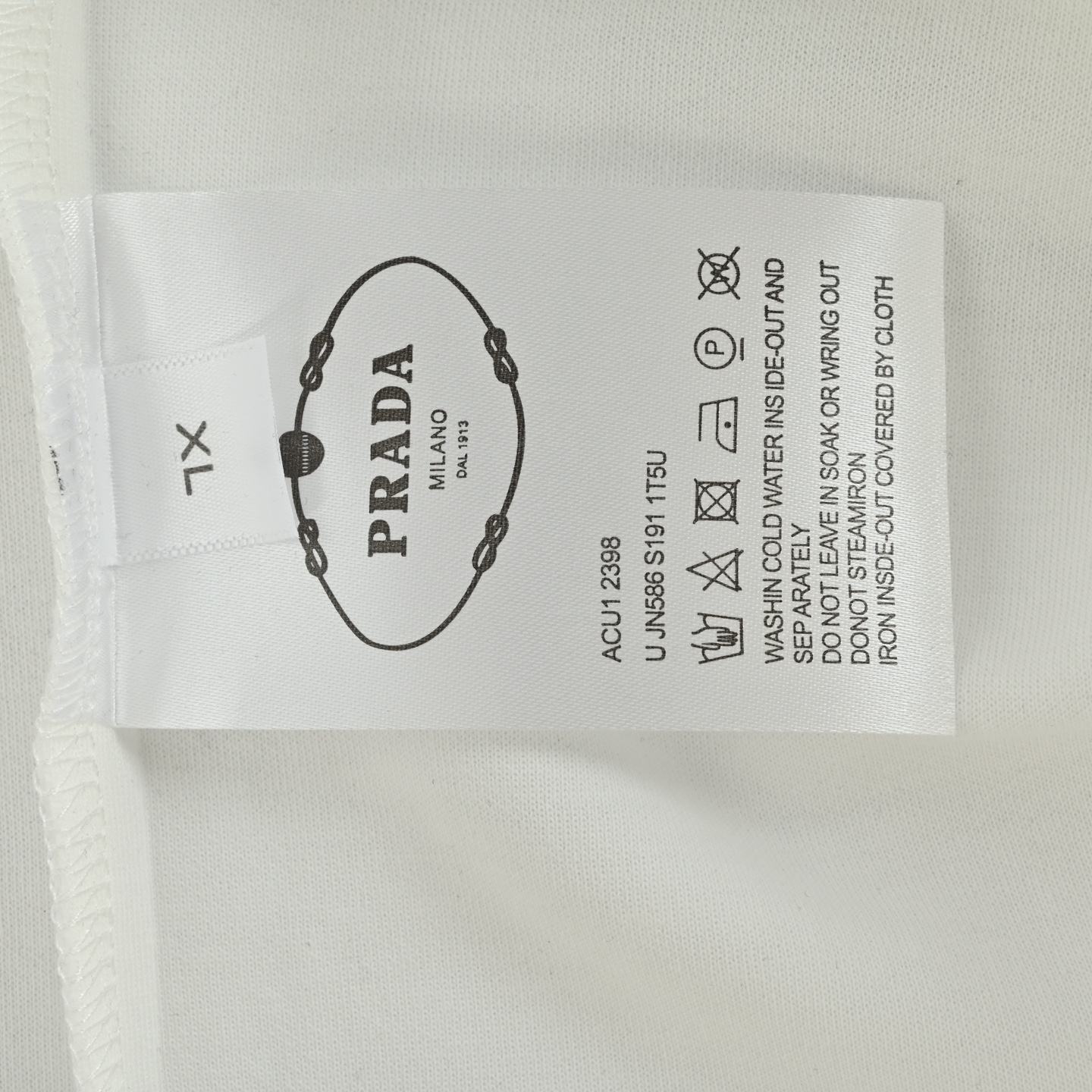 Prada/普拉达 胸口logo字母饰条刺绣长袖T恤 黑色 白色