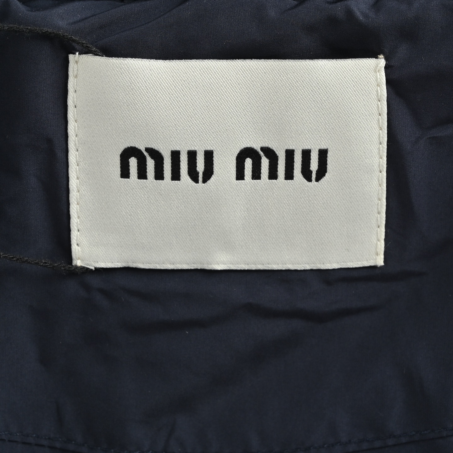 Miu Miu 25Fw Miu小标捆条短款羽绒服