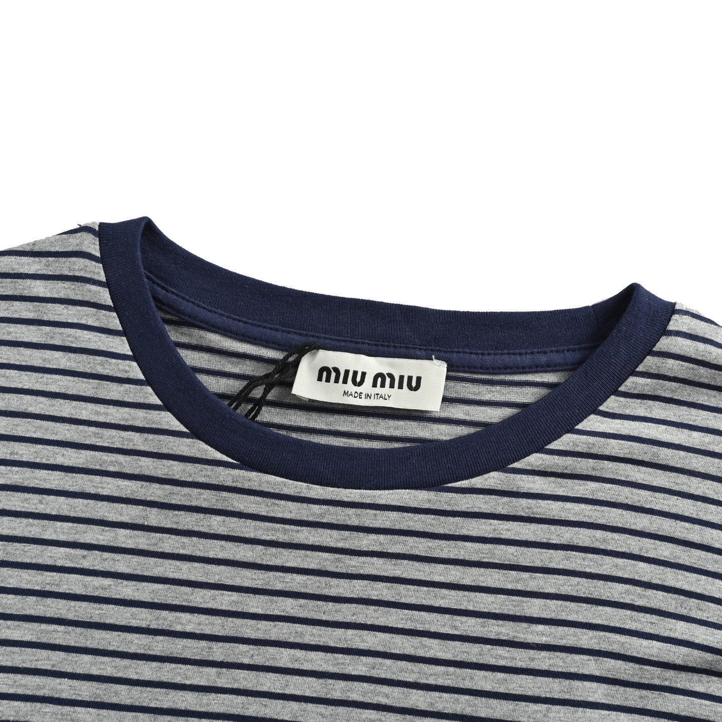 Miu Miu/缪缪 灰条纹长袖T恤-莆田鞋,莆田鞋货源,高仿鞋,高仿鞋货源,安福档口,莆田高仿鞋,莆田鞋批发,高仿鞋批发,莆田高仿运动鞋,高仿运动鞋,莆田运动鞋 Miu Miu/缪缪 灰条纹长袖T恤