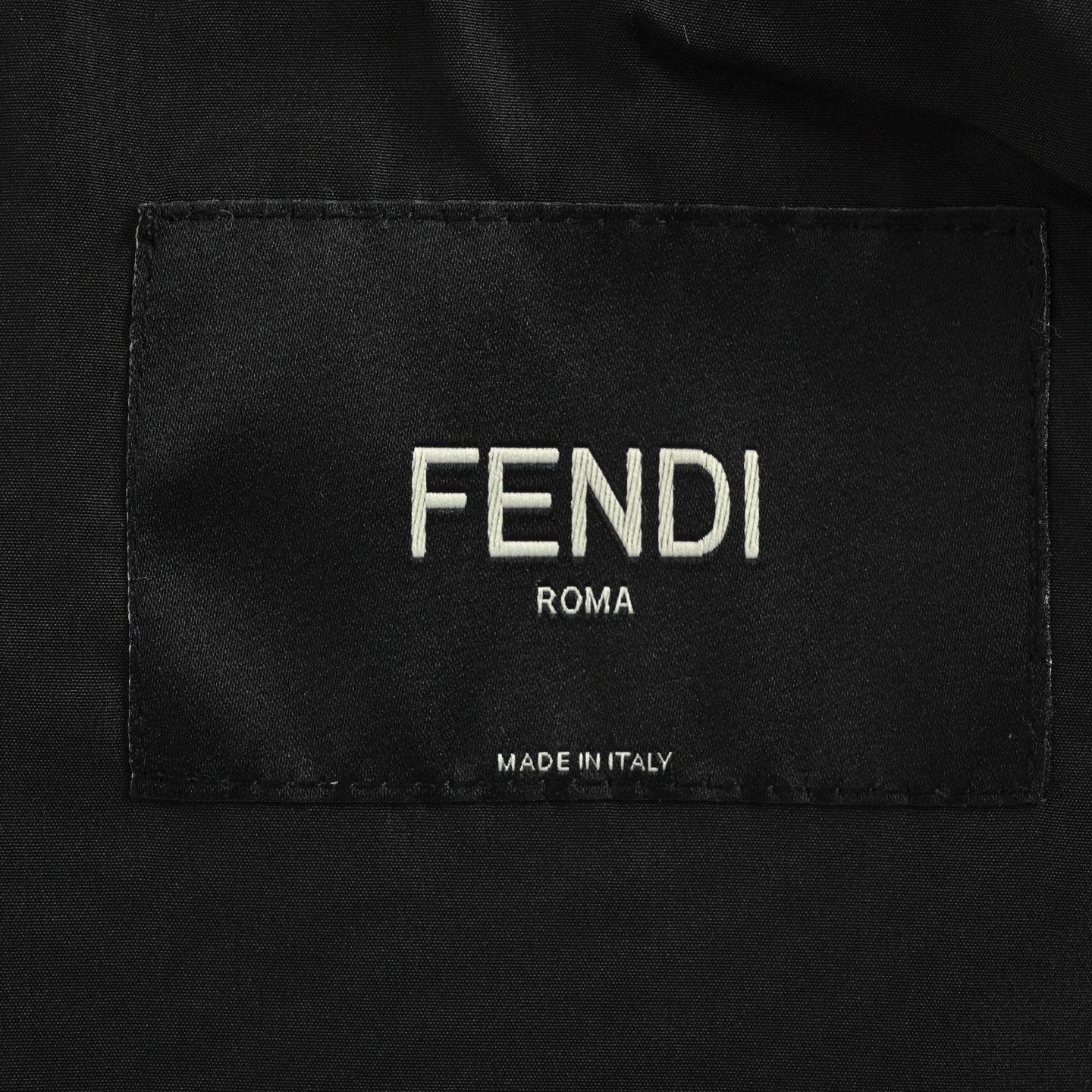 Fendi/芬迪 暗纹满印立领尼龙夹克外套-莆田鞋,莆田鞋货源,高仿鞋,高仿鞋货源,安福档口,莆田高仿鞋,莆田鞋批发,高仿鞋批发,莆田高仿运动鞋,高仿运动鞋,莆田运动鞋 Fendi/芬迪 暗纹满印立领尼龙夹克外套