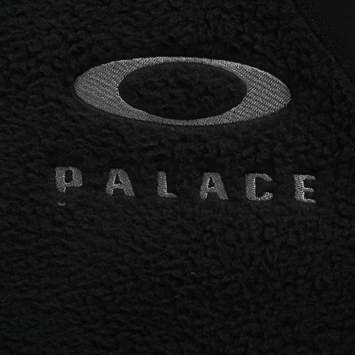 Palace & Oakley 25Fw 联名O字母立领摇粒绒外套