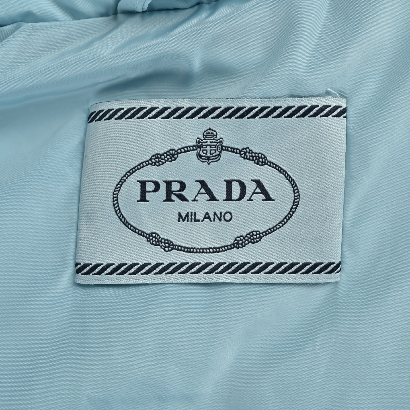Prada/普拉达 女士三角标连帽羽绒服