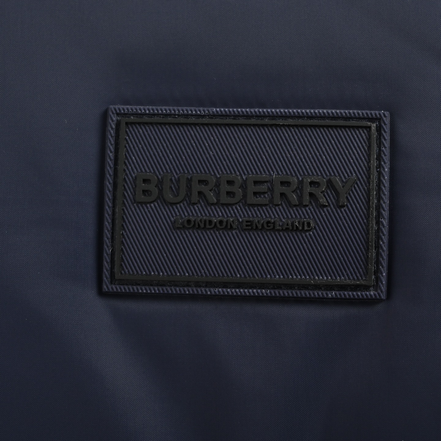 Burberry/巴宝莉 25Fw 硅胶徽标羽绒服 男女同款巴宝莉羽绒服-莆田鞋,莆田鞋货源,高仿鞋,高仿鞋货源,安福档口,莆田高仿鞋,莆田鞋批发,高仿鞋批发,莆田高仿运动鞋,高仿运动鞋,莆田运动鞋 Burberry/巴宝莉 25Fw 硅胶徽标羽绒服 男女同款巴宝莉羽绒服