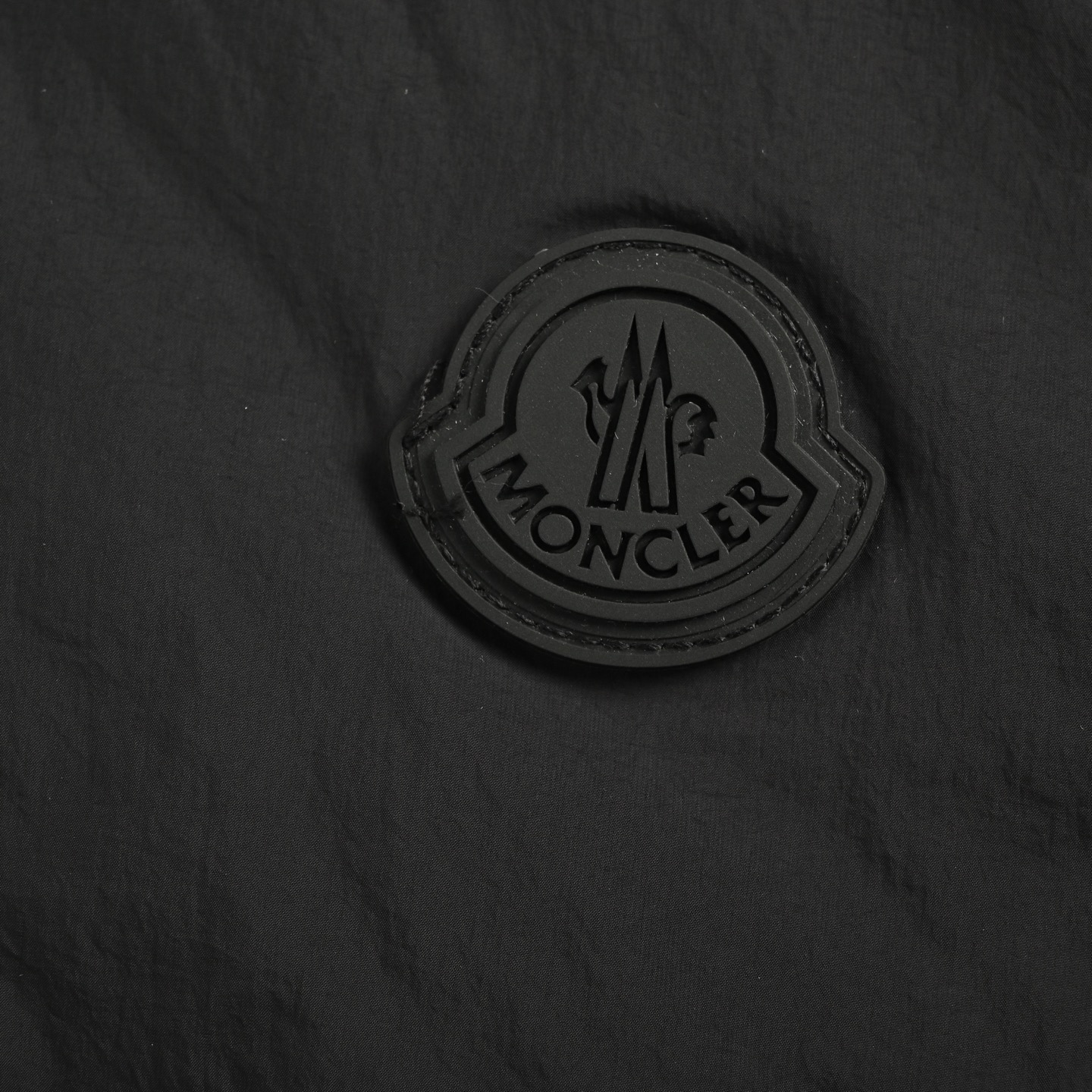 Moncler/蒙口 25Fw 硅胶章仔羽绒马甲