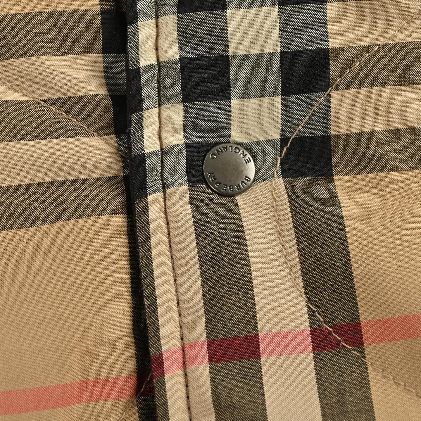Burberry/巴宝莉 格纹双面穿棉服外套-莆田鞋,莆田鞋货源,高仿鞋,高仿鞋货源,安福档口,莆田高仿鞋,莆田鞋批发,高仿鞋批发,莆田高仿运动鞋,高仿运动鞋,莆田运动鞋 Burberry/巴宝莉 格纹双面穿棉服外套