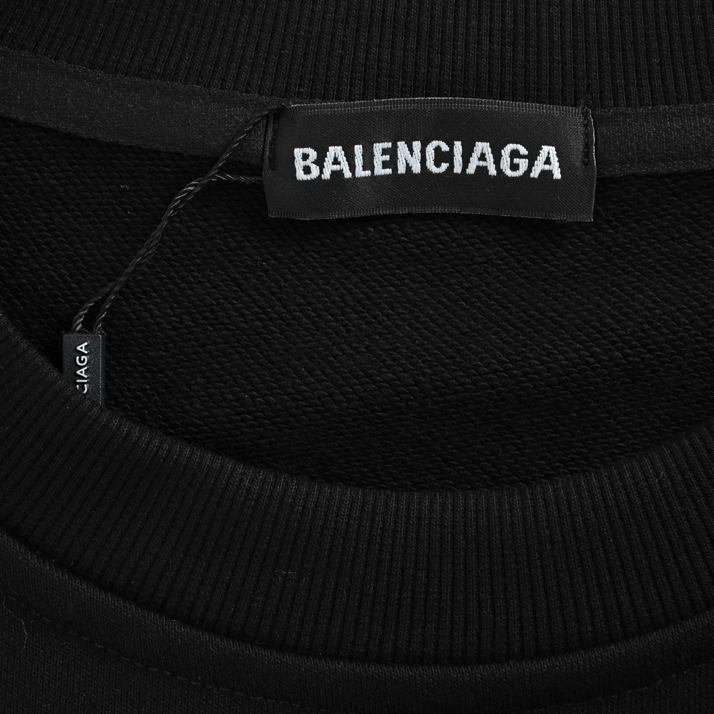 Balenciaga/巴黎世家 25Fw 裂纹印花圆领卫衣