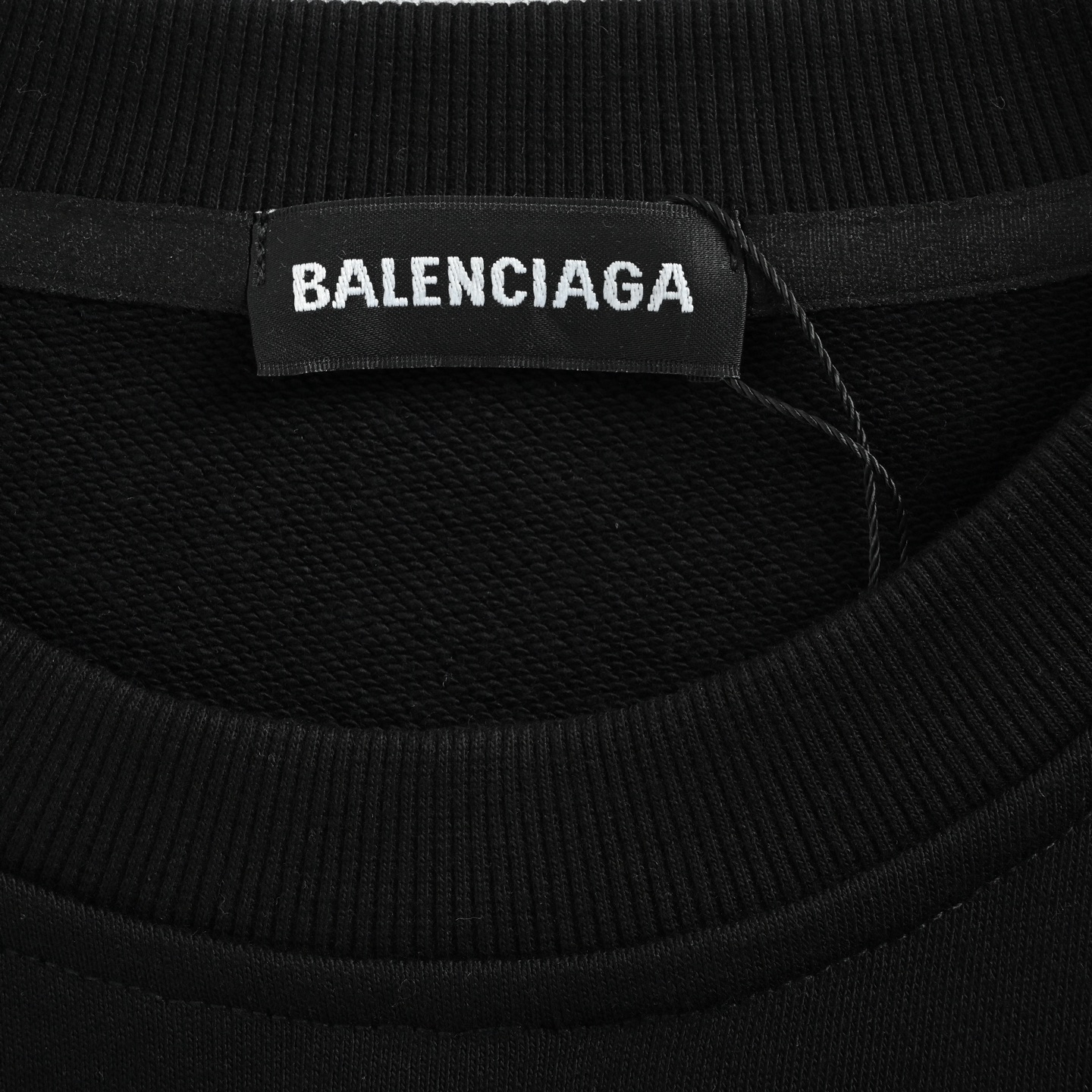 Balenciaga/巴黎世家 25Fw 胶带印花圆领卫衣-莆田鞋,莆田鞋货源,高仿鞋,高仿鞋货源,安福档口,莆田高仿鞋,莆田鞋批发,高仿鞋批发,莆田高仿运动鞋,高仿运动鞋,莆田运动鞋 Balenciaga/巴黎世家 25Fw 胶带印花圆领卫衣