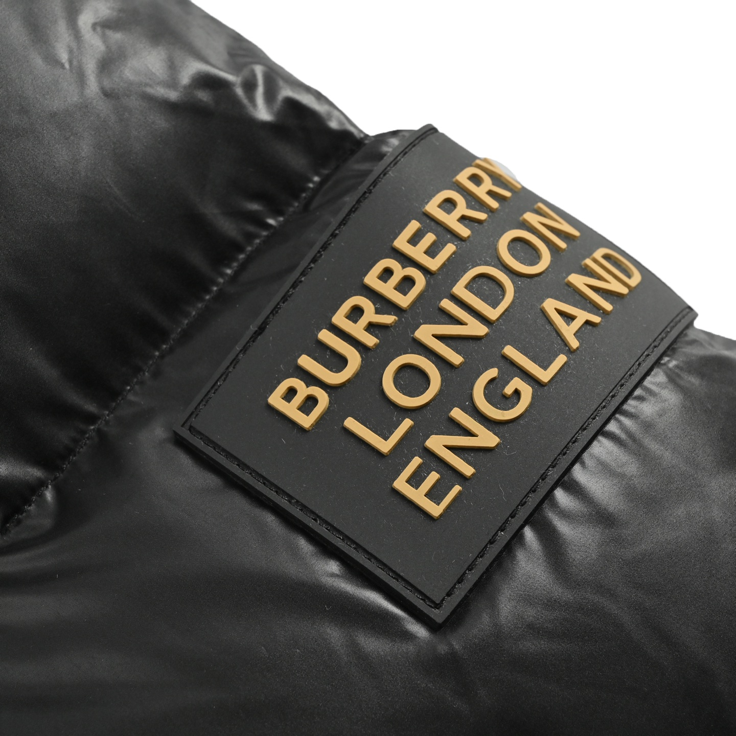 Burberry/巴宝莉 撞色胶条字母logo徽标连帽羽绒服