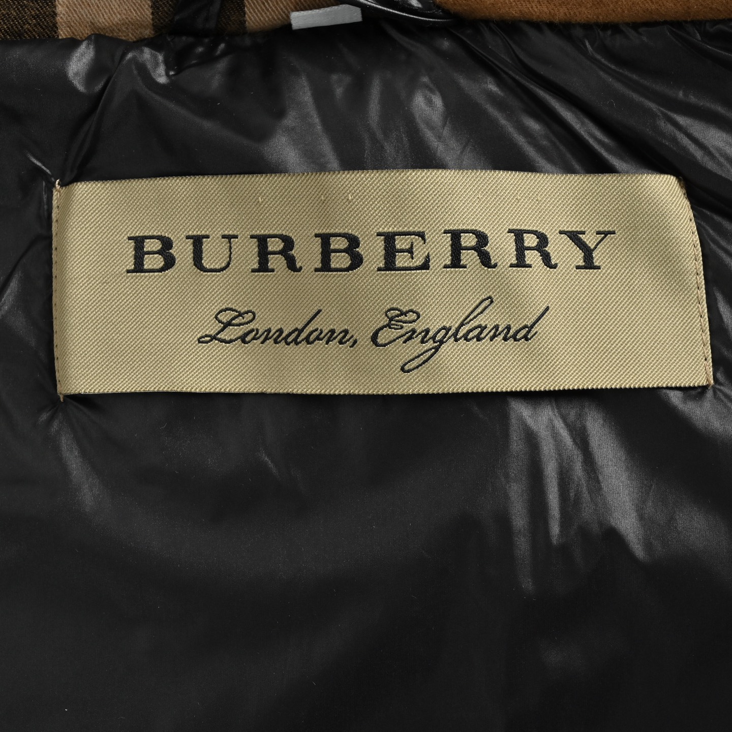 Burberry/巴宝莉 撞色胶条字母logo徽标连帽羽绒服