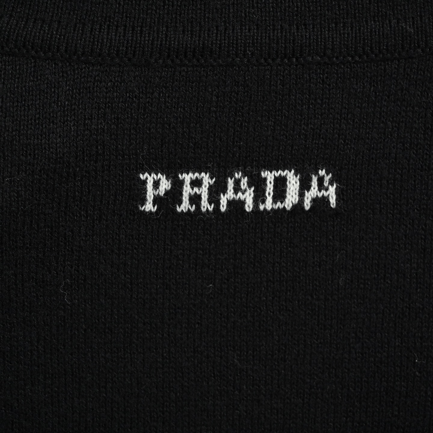Prada/普拉达 领字提花高领毛衣 定织丝光精纺羊毛