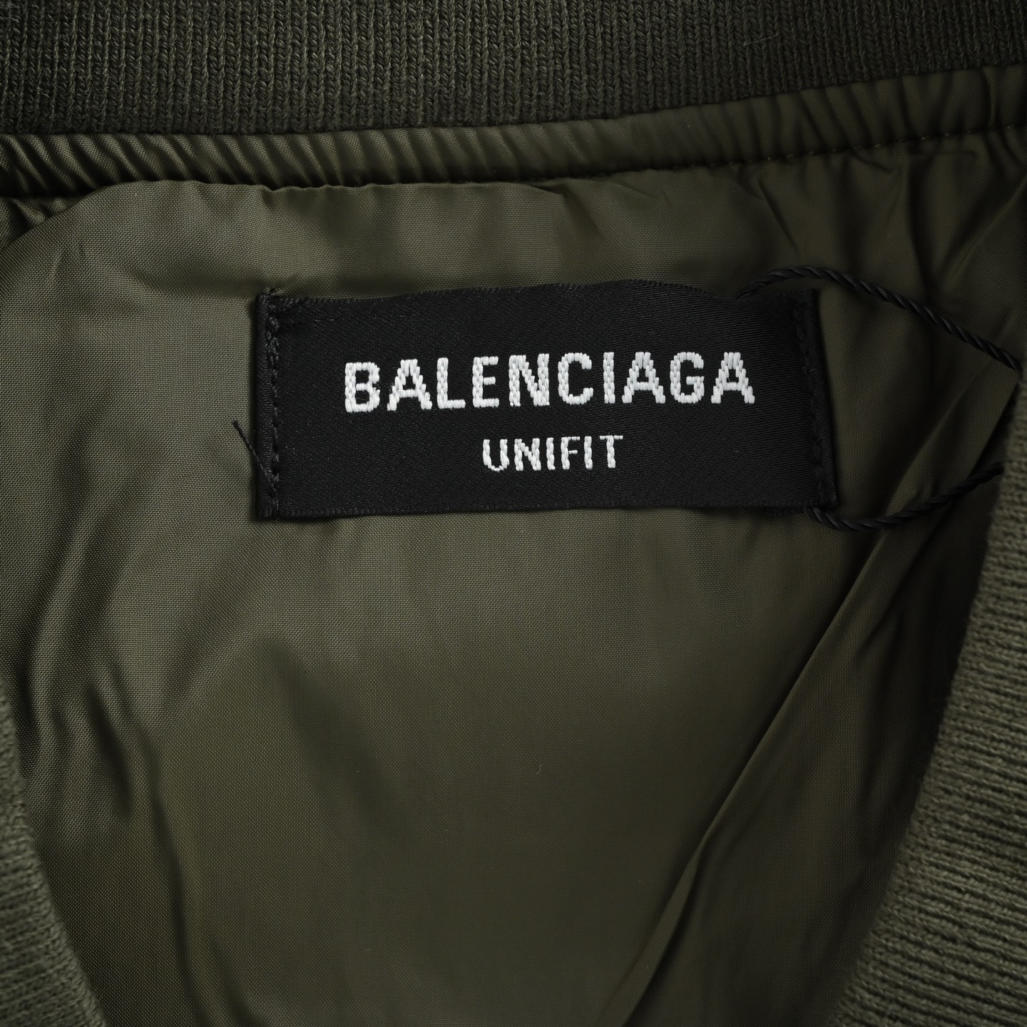 Balenciaga/巴黎世家 贴饰刺绣飞行员夹克-莆田鞋,莆田鞋货源,高仿鞋,高仿鞋货源,安福档口,莆田高仿鞋,莆田鞋批发,高仿鞋批发,莆田高仿运动鞋,高仿运动鞋,莆田运动鞋 Balenciaga/巴黎世家 贴饰刺绣飞行员夹克