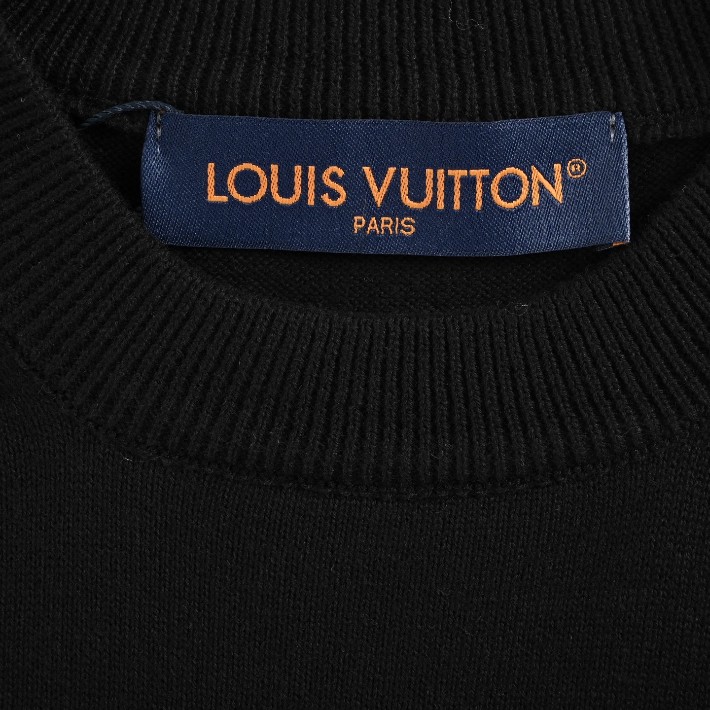 Louis Vuitton/路易威登 渐变串珠针织套头毛衣-莆田鞋,莆田鞋货源,高仿鞋,高仿鞋货源,安福档口,莆田高仿鞋,莆田鞋批发,高仿鞋批发,莆田高仿运动鞋,高仿运动鞋,莆田运动鞋 Louis Vuitton/路易威登 渐变串珠针织套头毛衣