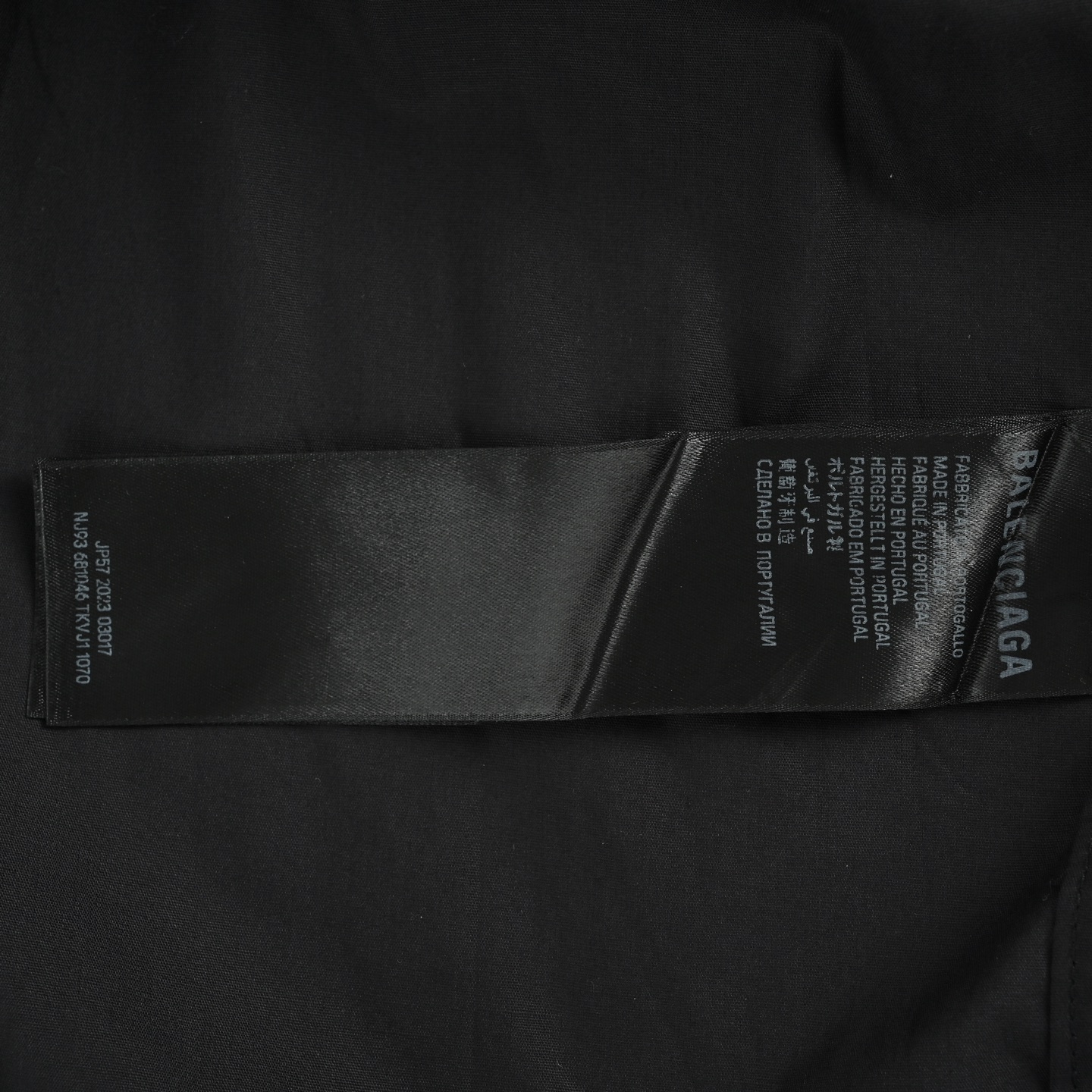Balenciaga/巴黎世家 25Fw 廓形剪裁连帽衬衫-莆田鞋,莆田鞋货源,高仿鞋,高仿鞋货源,安福档口,莆田高仿鞋,莆田鞋批发,高仿鞋批发,莆田高仿运动鞋,高仿运动鞋,莆田运动鞋 Balenciaga/巴黎世家 25Fw 廓形剪裁连帽衬衫