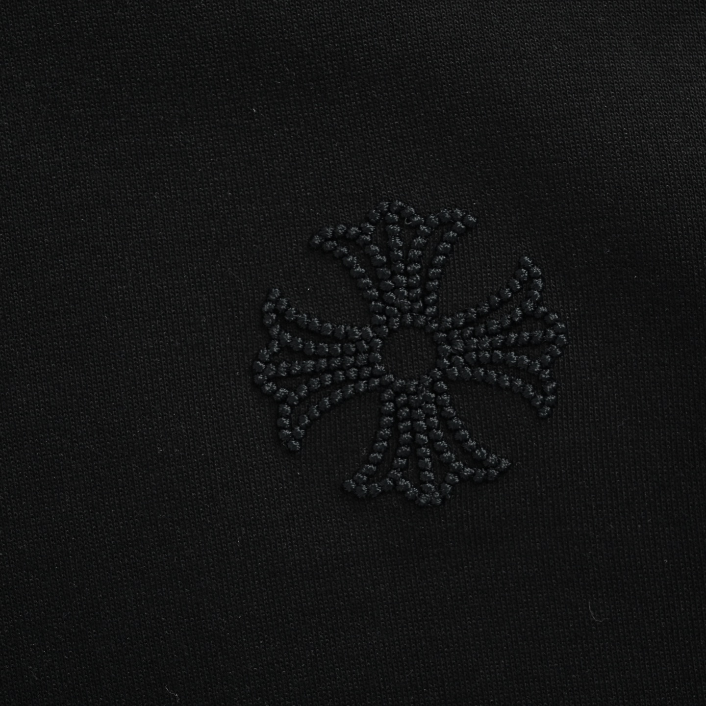 Chrome Hearts/克罗心 25Fw 暗纹十字架马蹄刺绣长袖T恤-莆田鞋,莆田鞋货源,高仿鞋,高仿鞋货源,安福档口,莆田高仿鞋,莆田鞋批发,高仿鞋批发,莆田高仿运动鞋,高仿运动鞋,莆田运动鞋 Chrome Hearts/克罗心 25Fw 暗纹十字架马蹄刺绣长袖T恤