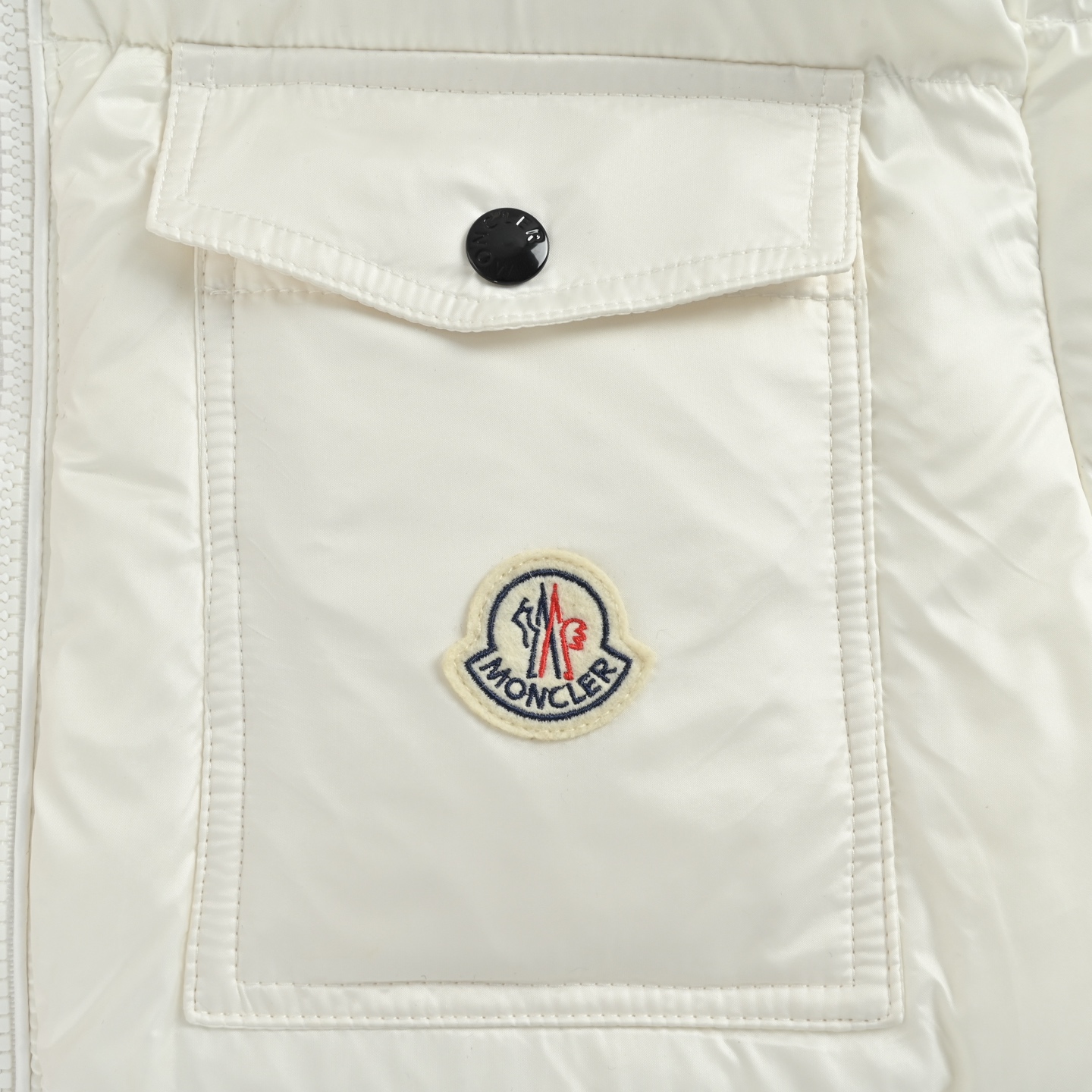 Moncler/蒙口 经典彩条织带羽绒服