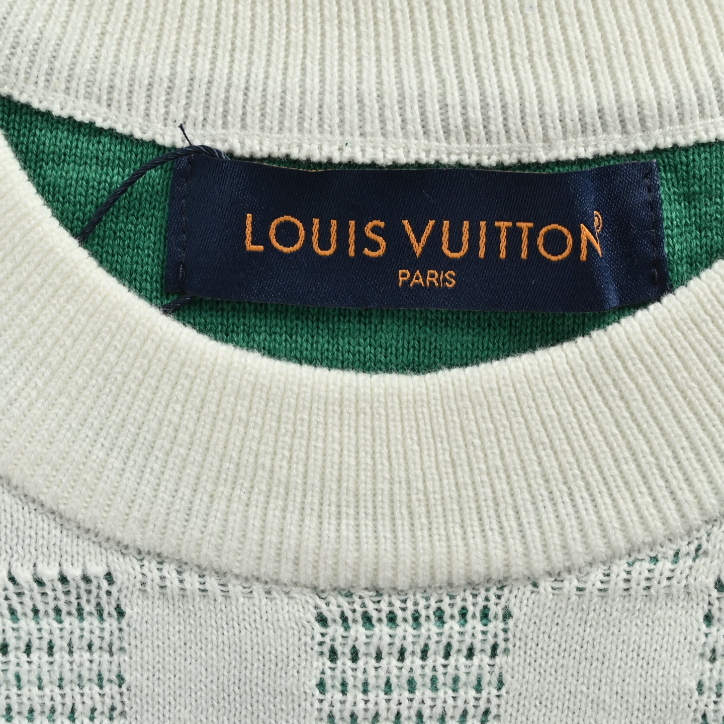 Louis Vuitton/路易威登 渐变满印棋盘格圆领毛衣-莆田鞋,莆田鞋货源,高仿鞋,高仿鞋货源,安福档口,莆田高仿鞋,莆田鞋批发,高仿鞋批发,莆田高仿运动鞋,高仿运动鞋,莆田运动鞋 Louis Vuitton/路易威登 渐变满印棋盘格圆领毛衣