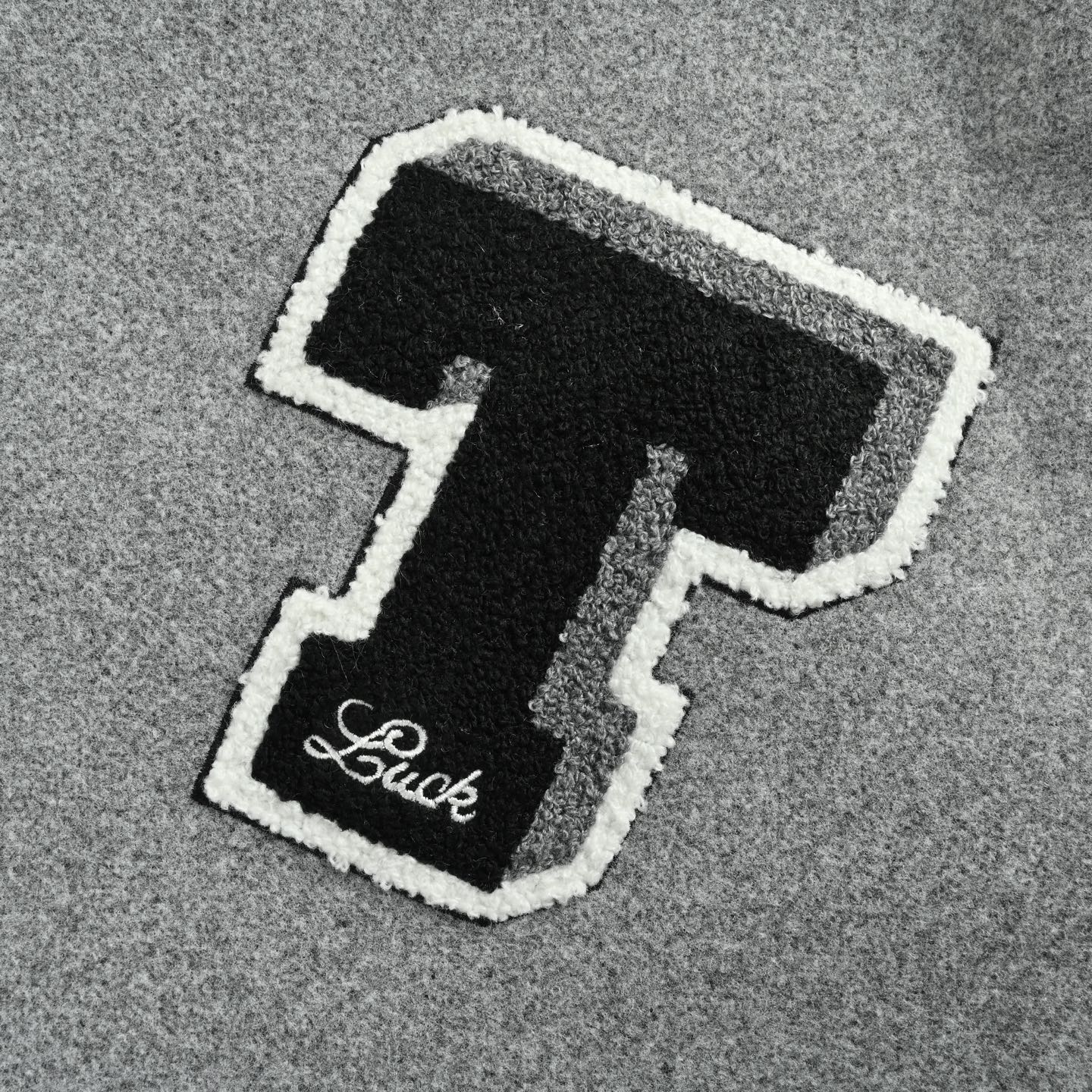 Thom Browne/汤姆布朗 多元素刺绣四杠棒球服夹克外套