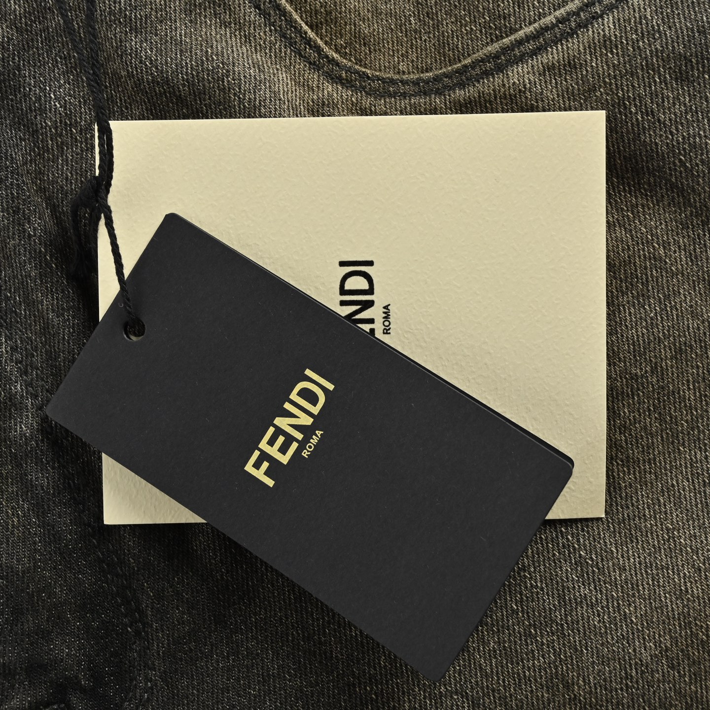 Fendi/芬迪 直筒侧口袋套染做旧套装牛仔裤-莆田鞋,莆田鞋货源,高仿鞋,高仿鞋货源,安福档口,莆田高仿鞋,莆田鞋批发,高仿鞋批发,莆田高仿运动鞋,高仿运动鞋,莆田运动鞋 Fendi/芬迪 直筒侧口袋套染做旧套装牛仔裤