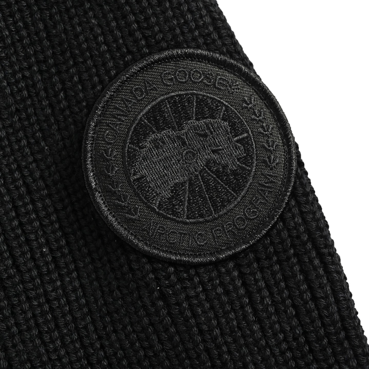 Canada Goose/加拿大鹅 25Fw 袖标针织拼接连帽羽绒服