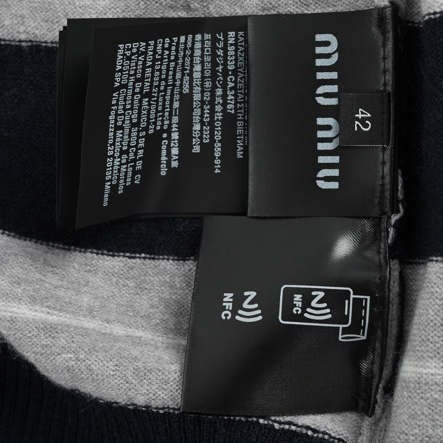 Miu Miu 25Fw Miu小标条纹半拉链毛衣