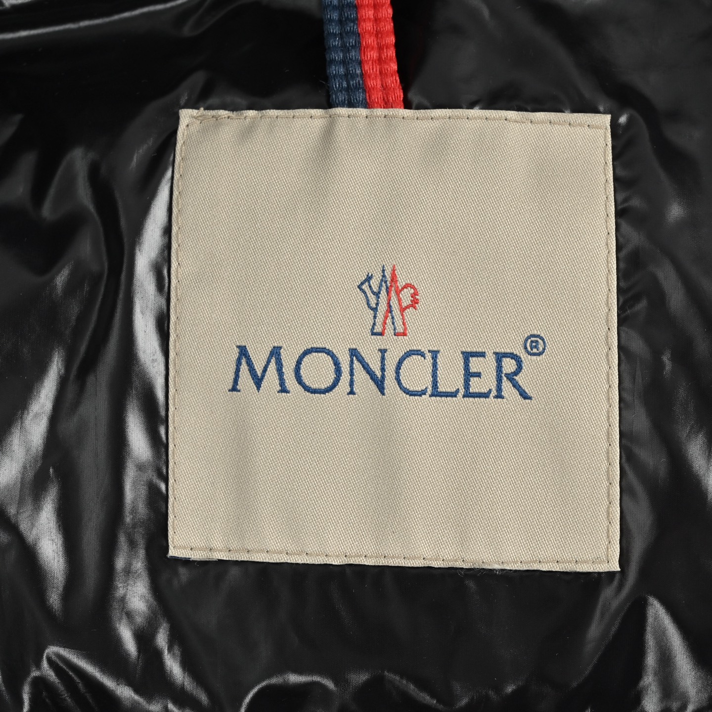 Moncler/蒙口 Bellevue女士长款连帽羽绒服 卡其色黑色