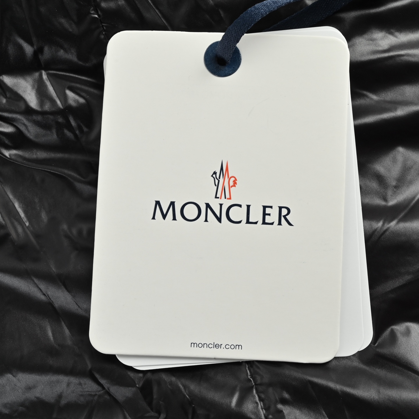Moncler/蒙口 织带帽女款羽绒服 黑色 白色 粉色-莆田鞋,莆田鞋货源,高仿鞋,高仿鞋货源,安福档口,莆田高仿鞋,莆田鞋批发,高仿鞋批发,莆田高仿运动鞋,高仿运动鞋,莆田运动鞋 Moncler/蒙口 织带帽女款羽绒服 黑色 白色 粉色